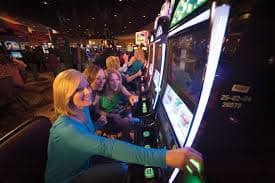Layar utama mpoextra dengan sportsbook dan live casino